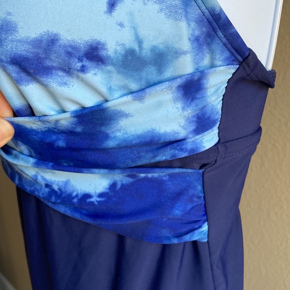 Sexy Onepiece tie dye / watercolor criss cross keyhole bust detail swimsuit - Picture 4 of 8